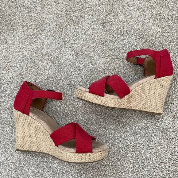 Toms Shoes - Toms wedges sandals 5.5